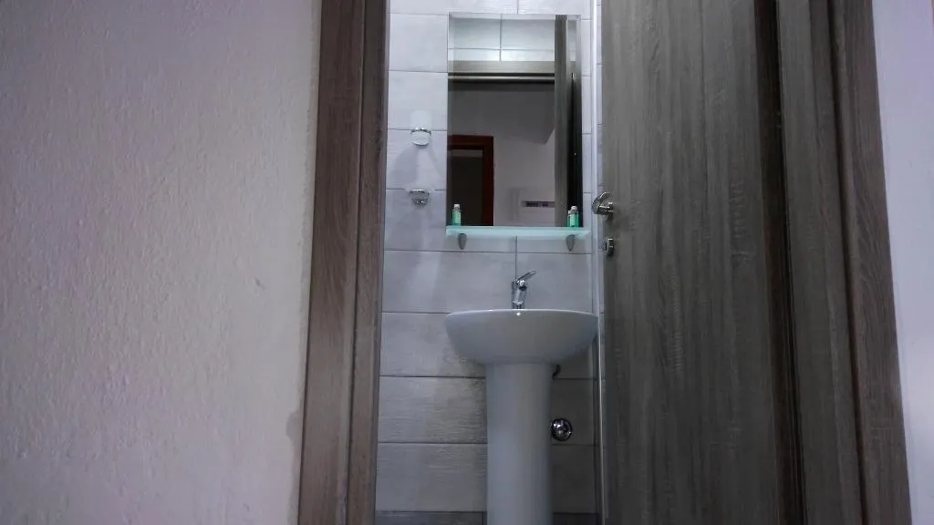Room, Prosforio, Thessaloniki