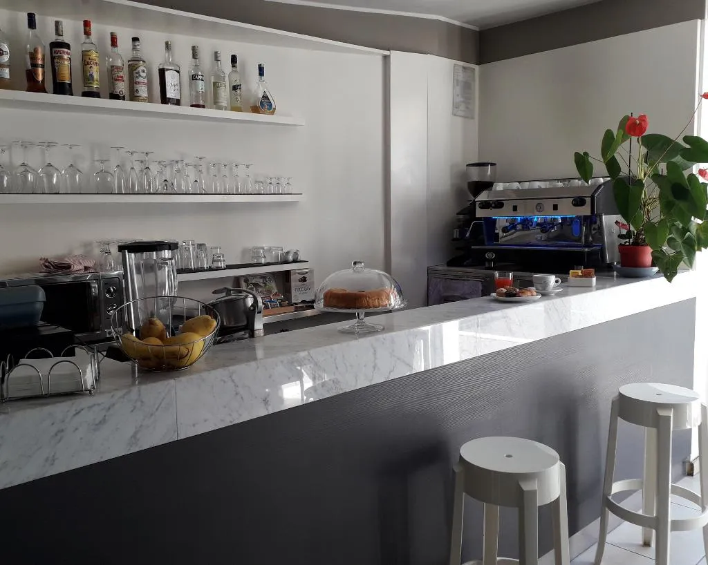 Bar, Aniene, Rome