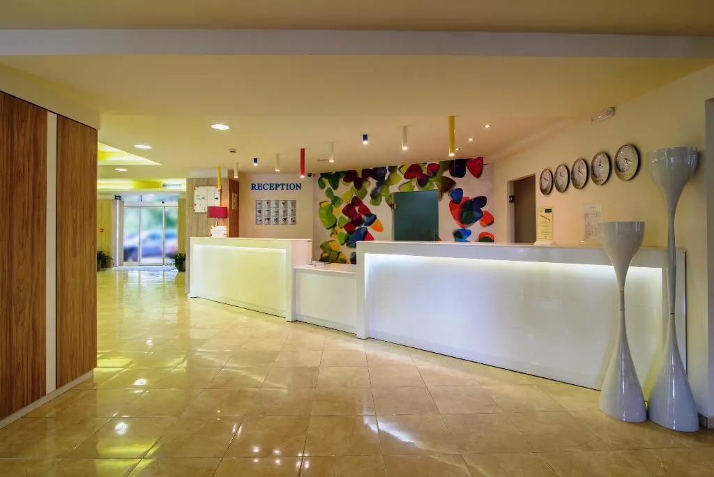 Lobby, Madara, Varna
