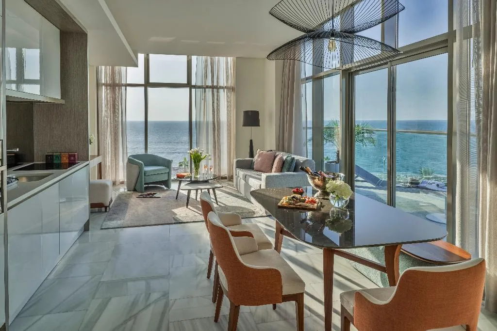 SUITE WITH KITCHENETTE Room, Th8 Palm Dubai Beach Resort Vignette Collection, Dubai