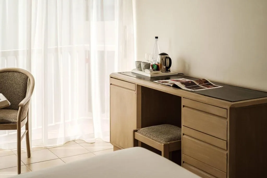 TWIN PARTIAL SEA VIEW Room, Diplomat, Malta