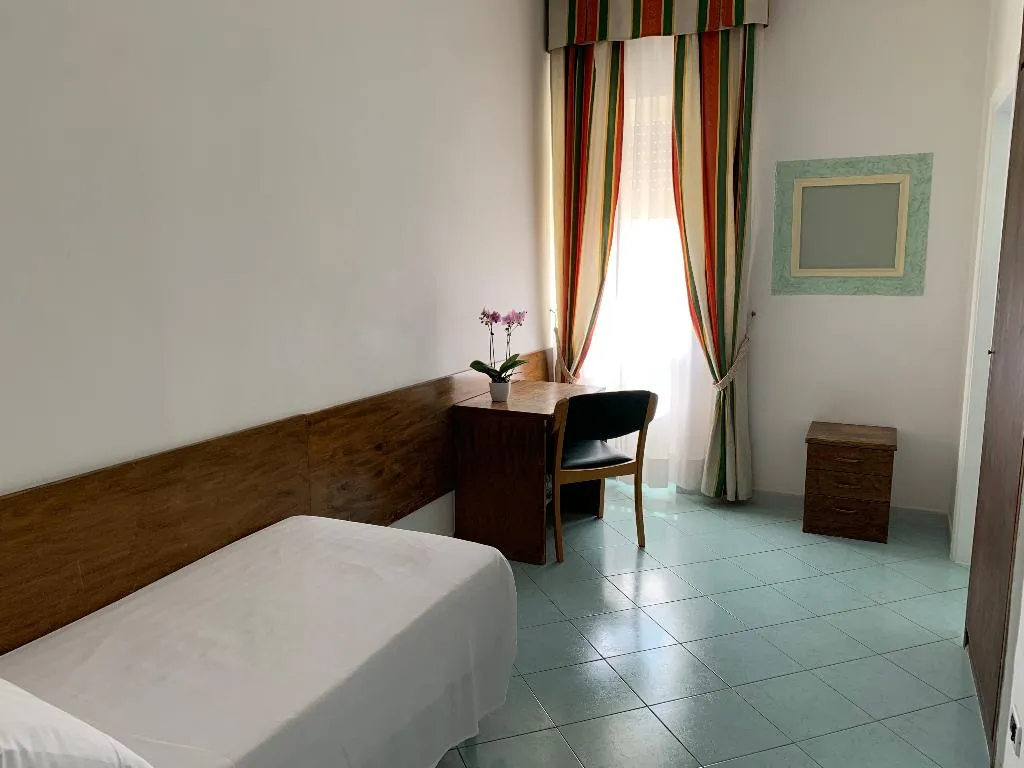 SINGLE STANDARD Room, Hotel Conte Ischia, Naples