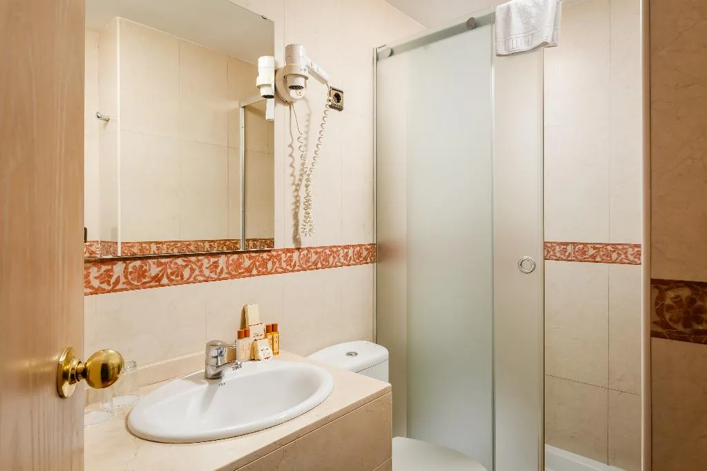 FAMILY ROOM STANDARD Room, Sunotel Junior, Barcelona