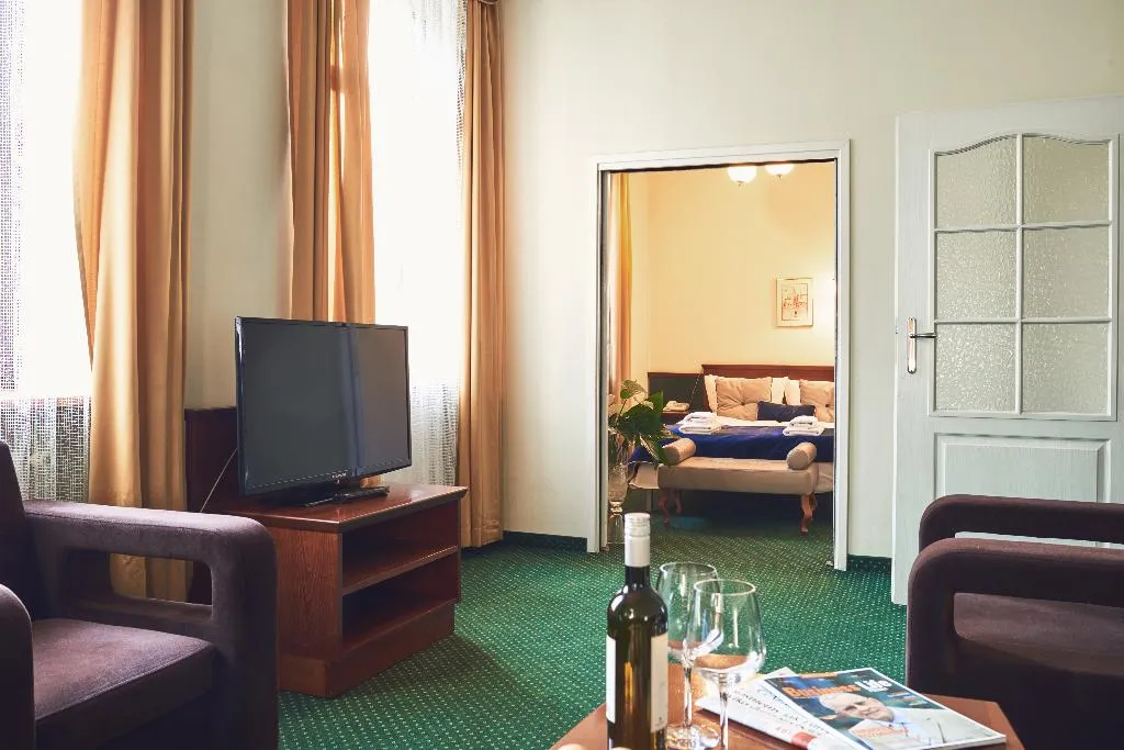 FAMILY ROOM STANDARD Room, Hotel Nobilton, Krakow
