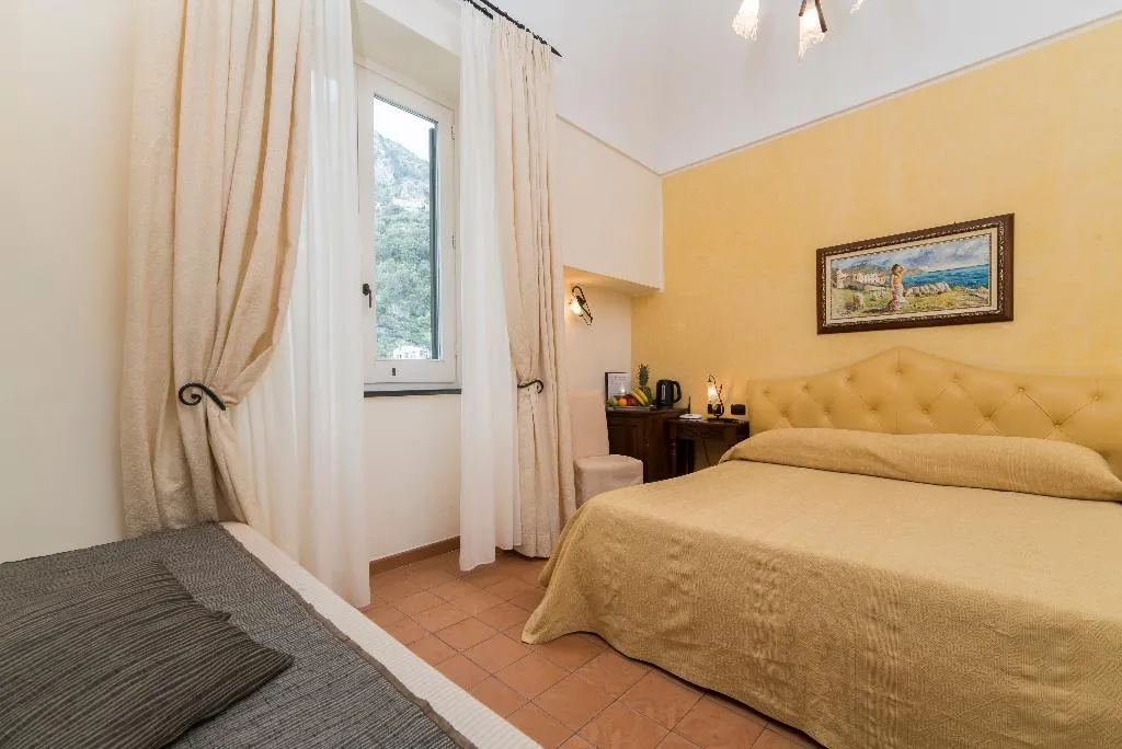 DOUBLE DELUXE Room, Hotel Villa Annalara, Naples