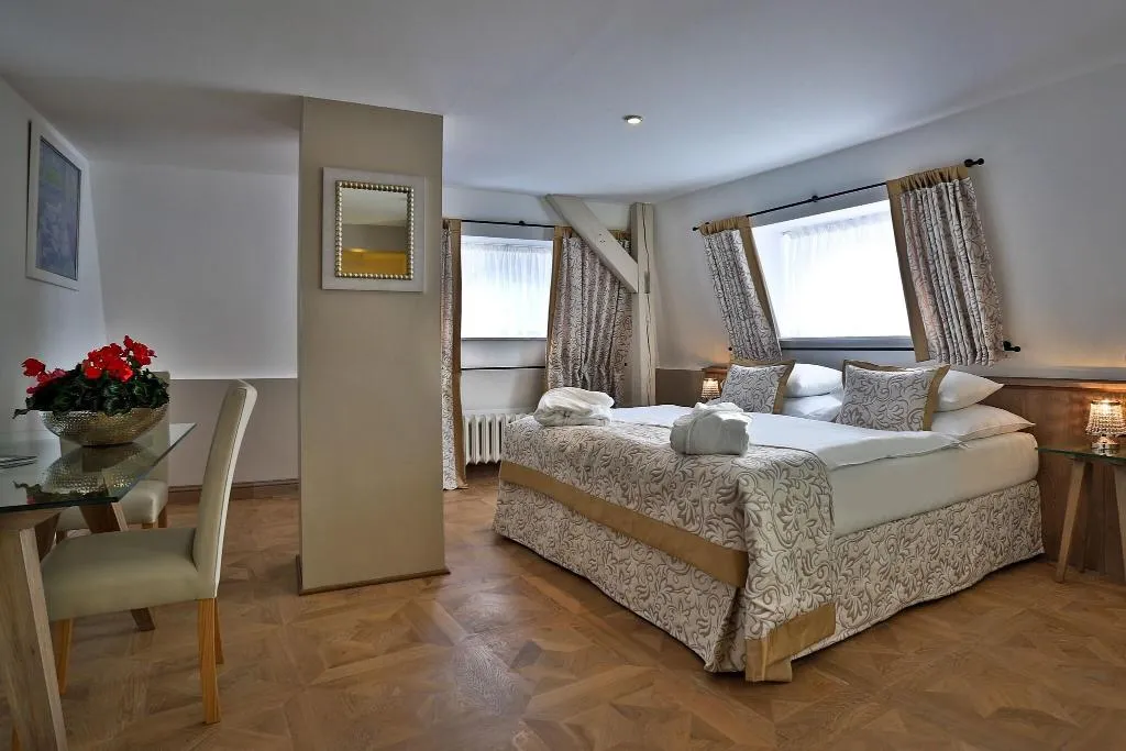 JUNIOR SUITE WITH DOUBLE BED Room, Belvedere Hotel Prague, Prague