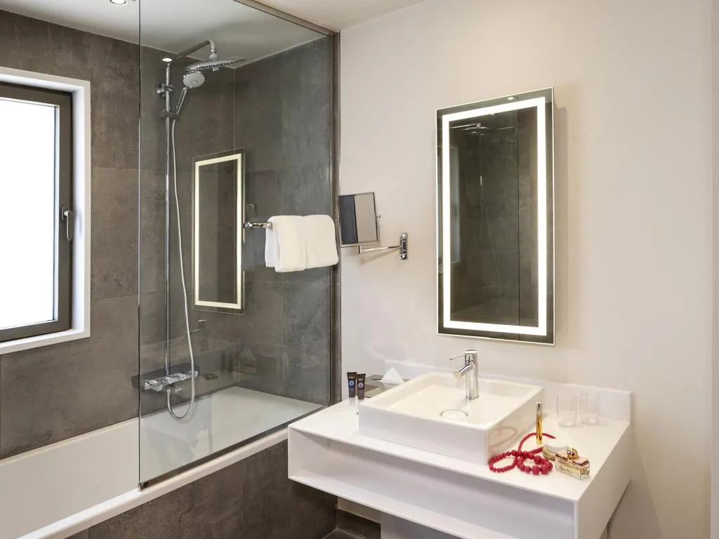 DOUBLE DELUXE Room, Novotel Tunis Lac, Tunisia