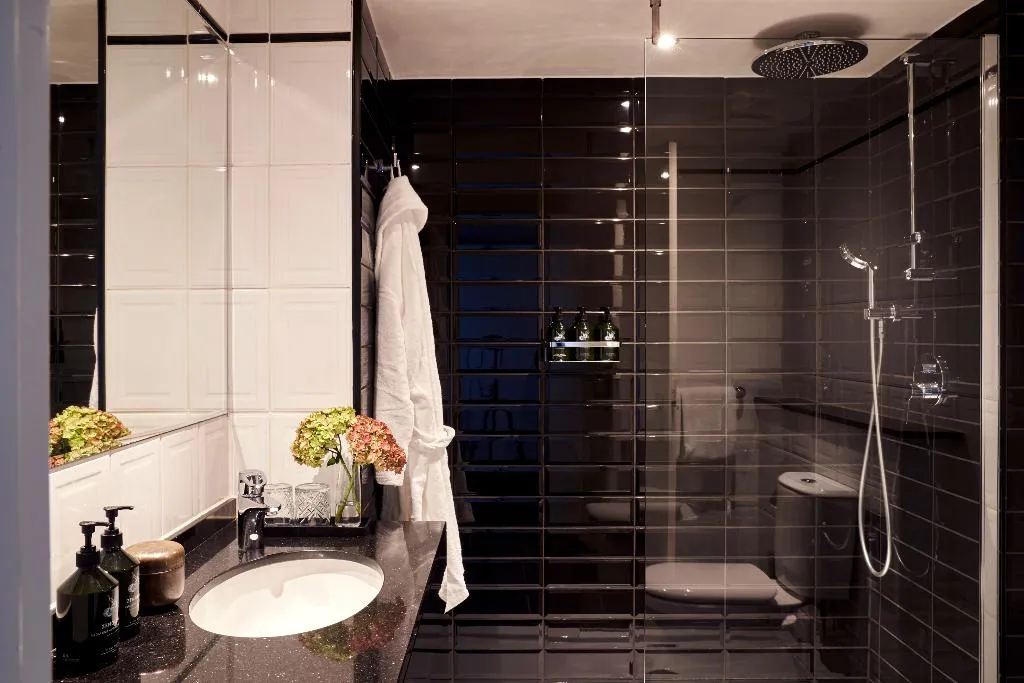 TWIN DELUXE Room, Park Centraal Amsterdam, part of Sircle Collection, Amsterdam
