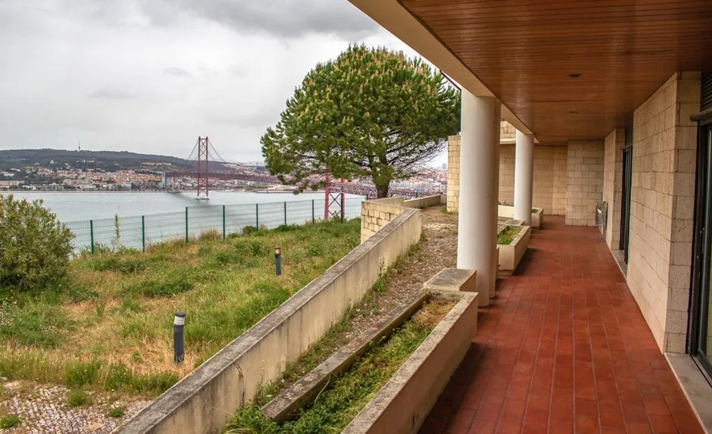 Bed in dormitory CAPACITY 6 Room, Hi Almada - Pousada de Juventude, Lisbon