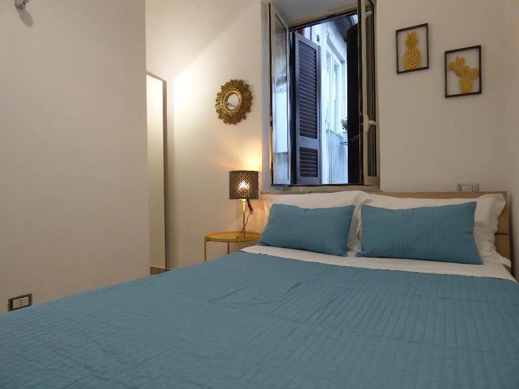 DOUBLE STANDARD Room, B&B Monteoliveto 33, Naples