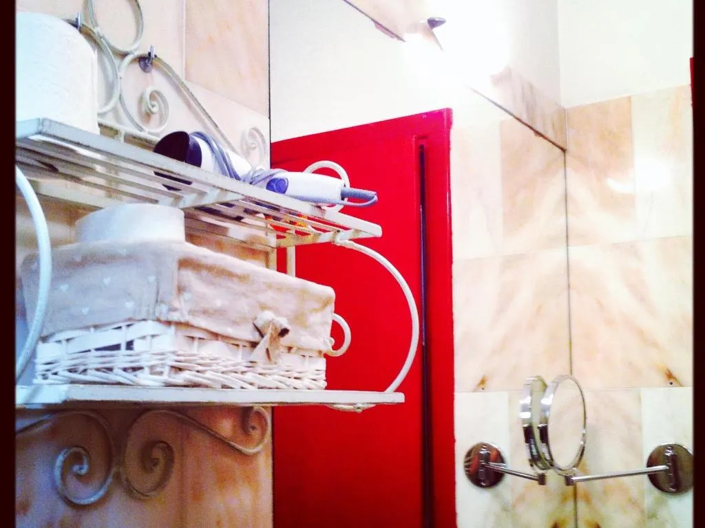 Room, La Locandiera, Florence