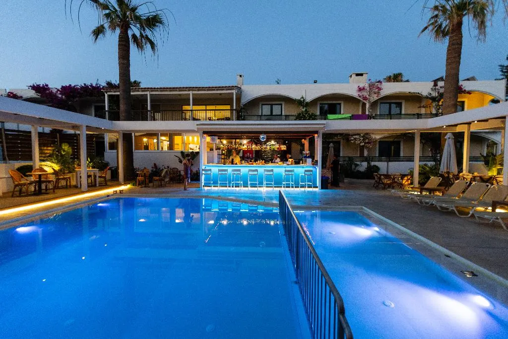 Bar, Trefon Hotel Apartments & Suites, Crete