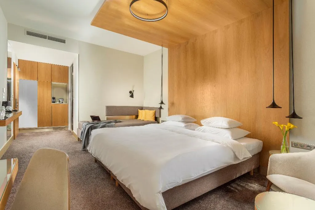 TRIPLE DELUXE Room, Hotel Golf Prague, Prague