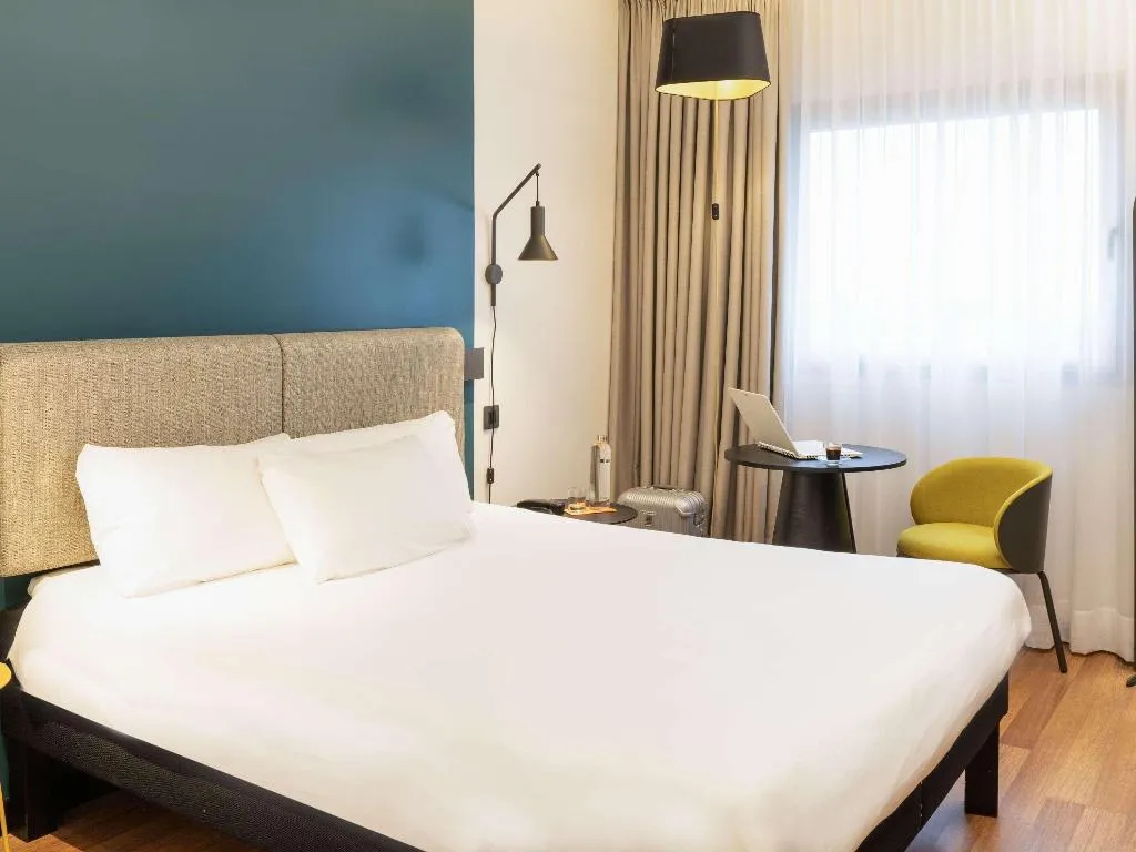 DOUBLE SUPERIOR WITH DOUBLE BED Room, Ibis Madrid Aeropuerto Barajas, Madrid