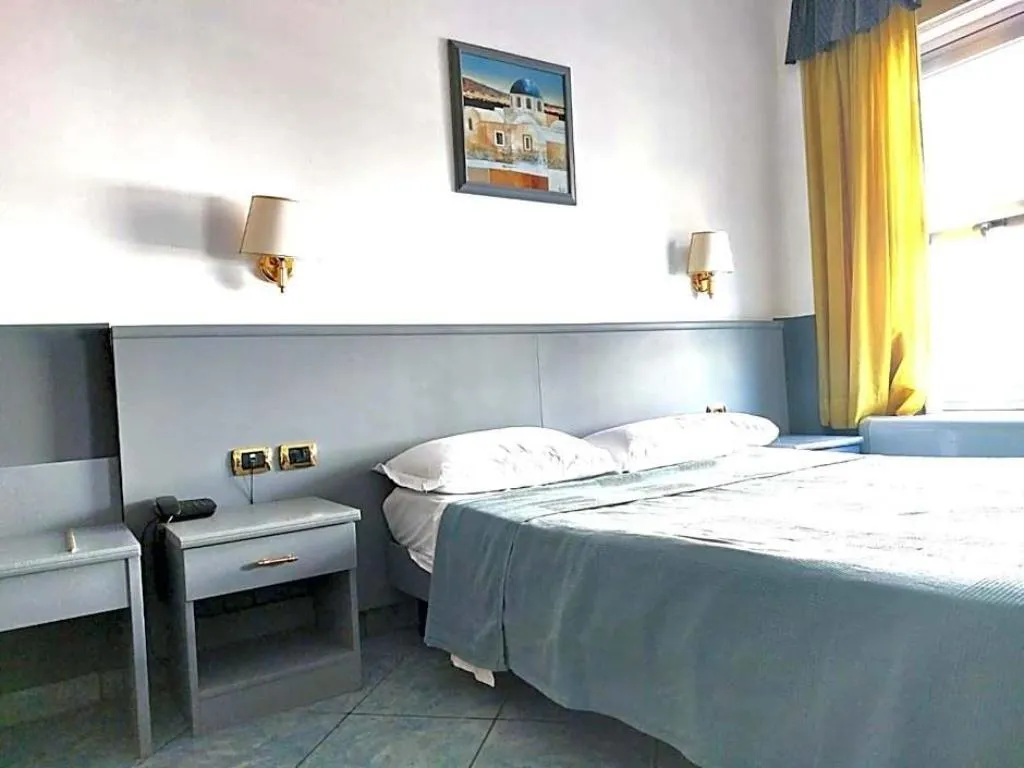 Room, Kebhotel, Milan