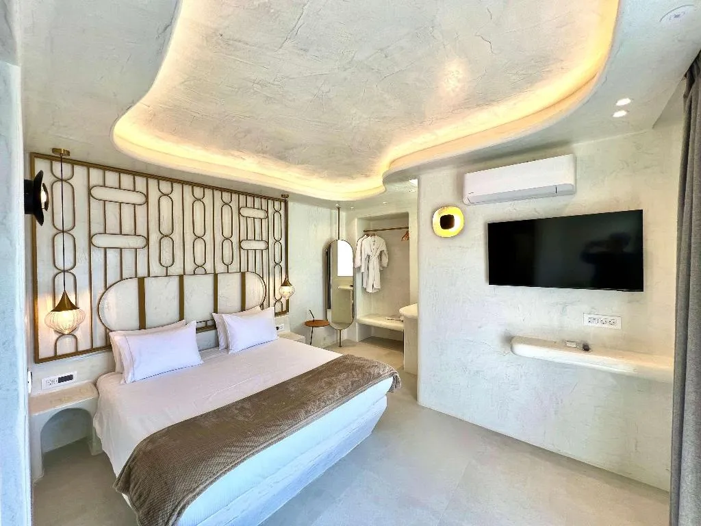 SUITE SEA VIEW HONEYMOON Room, Athina Luxury Suites, Santorini
