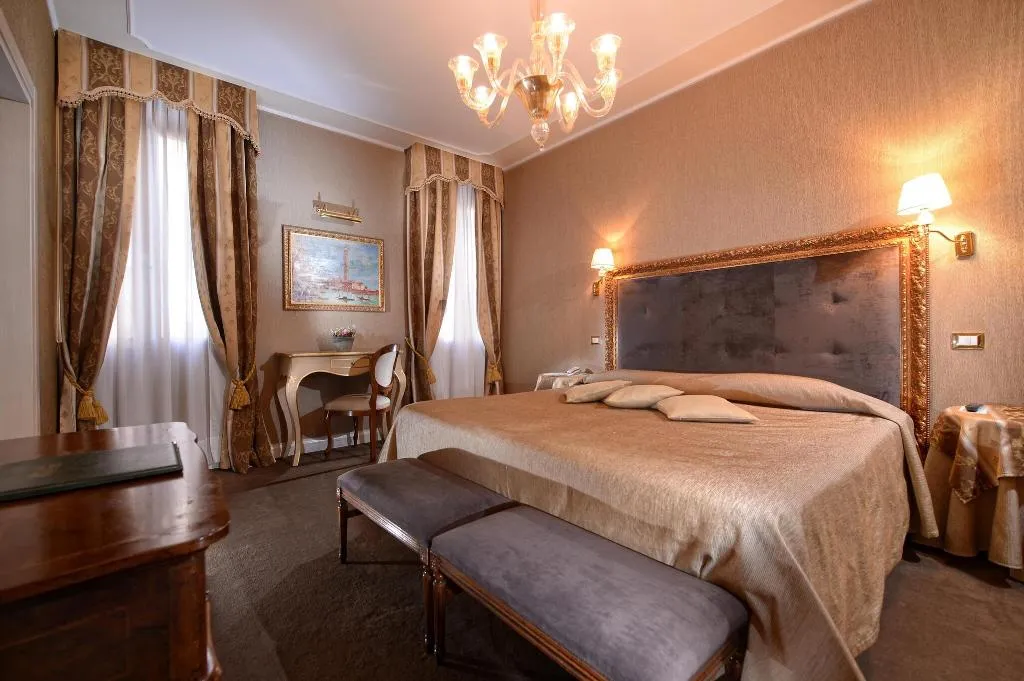 Room, Ca' Marinella, Venice