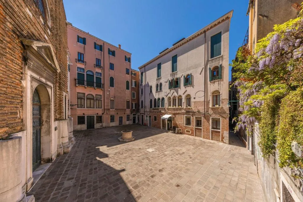 General view, La Locandiera, Venice