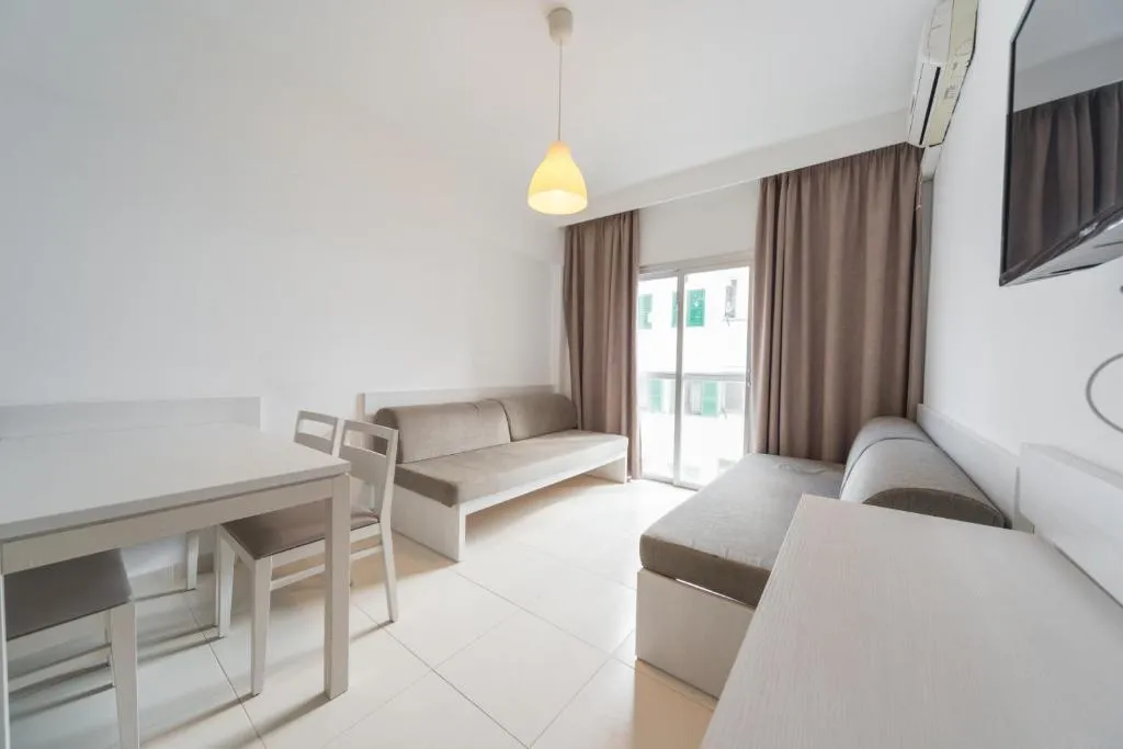 APARTMENT CAPACITY 4 Room, Embat, Majorca