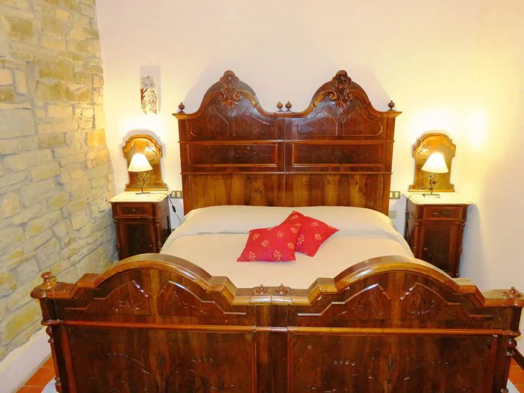 Room, Castello Cortevecchio, Umbria