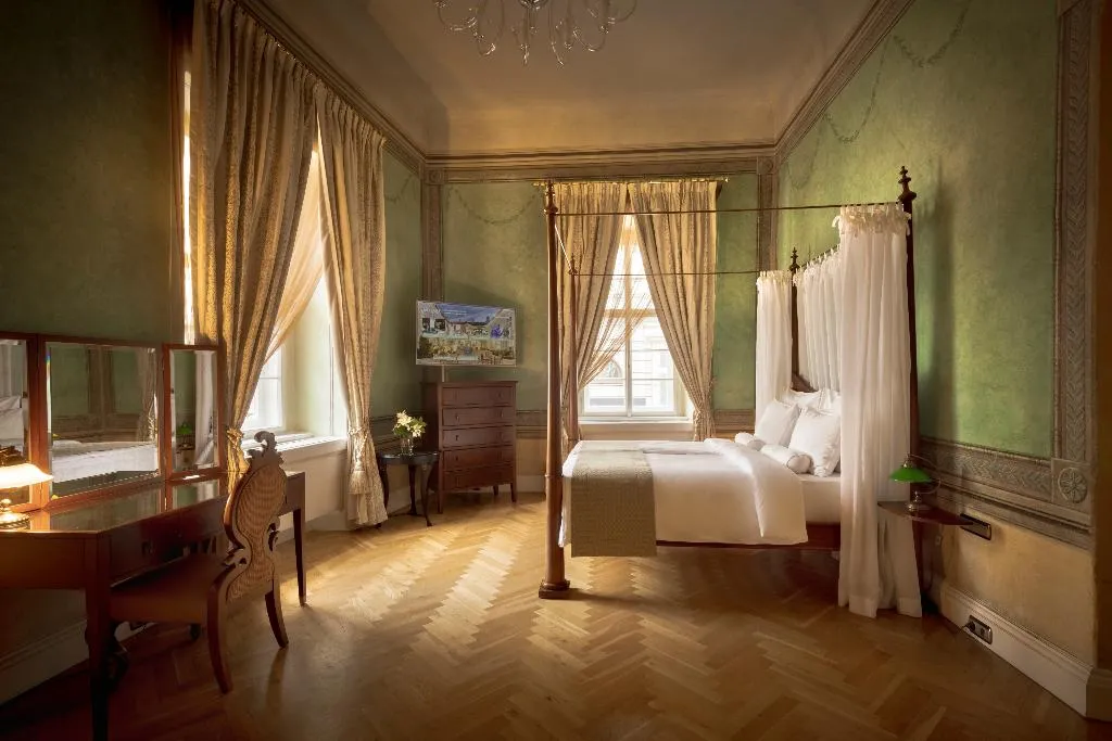 SUITE DELUXE KING BED Room, The Mozart Prague, Prague