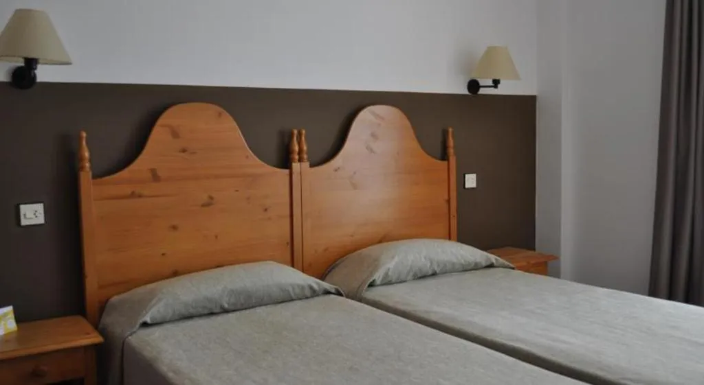 APARTMENT CAPACITY 8 Room, Xon's Platja, Costa Brava