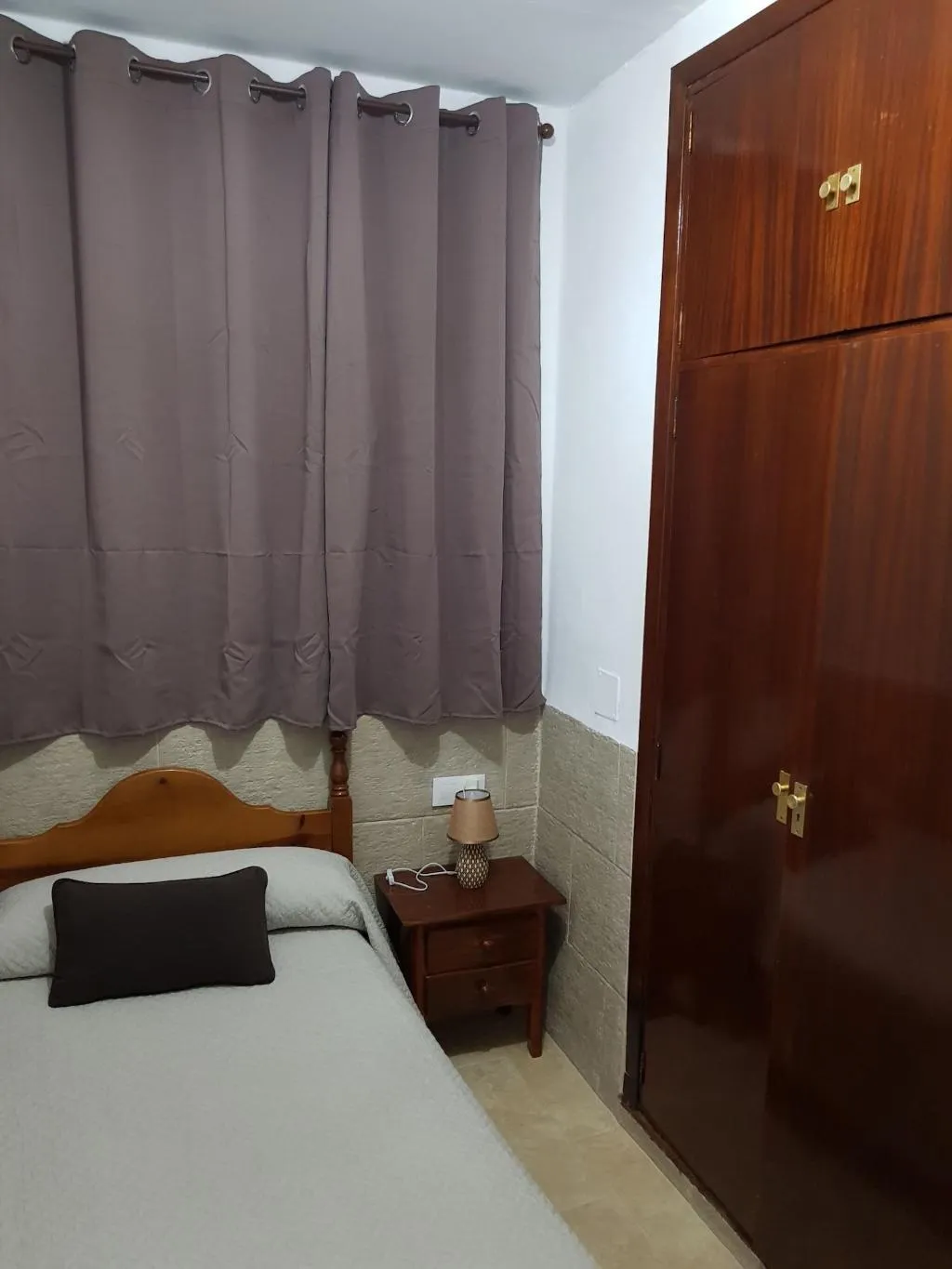 Room, Pensión Javier, Seville