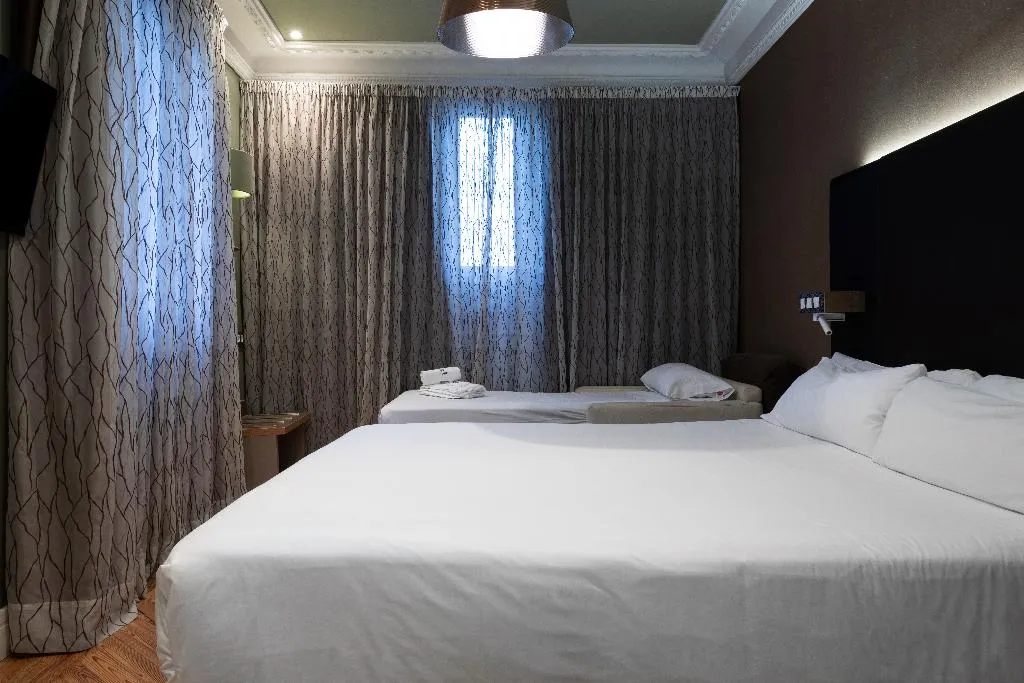 Room WITH TERRACE Room, Petit Palace Lealtad Plaza, Madrid