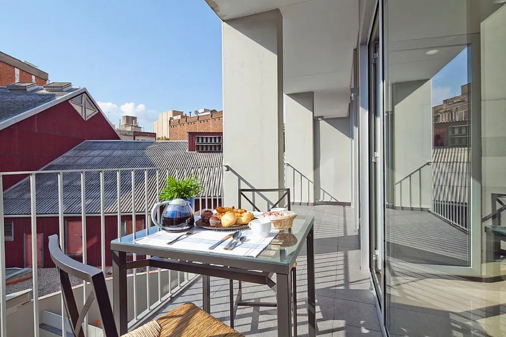 APARTMENT ONE BEDROOM WITH TERRACE Room, Charmsuites Paralel, Barcelona