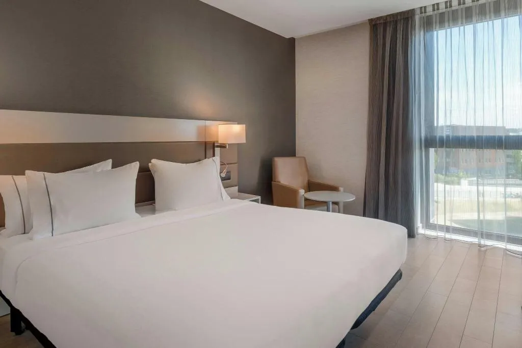 DOUBLE KING SIZE BED Room, AC Sant Cugat, Barcelona