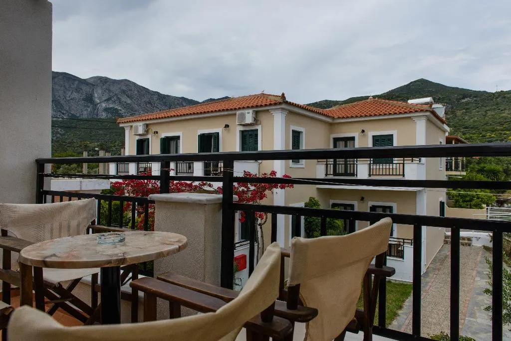 FAMILY ROOM MOUNTAIN VIEW Room, So Nice Hotel, Samos