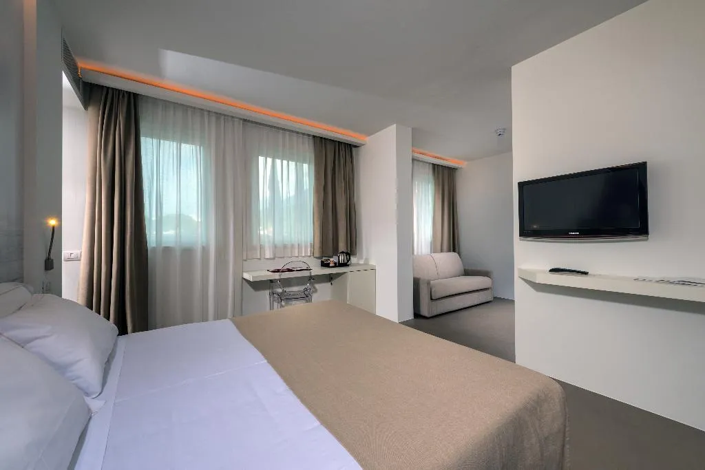 DOUBLE SINGLE USE STANDARD Room, Grand Resort Du Lac Et Du Parc, Milan