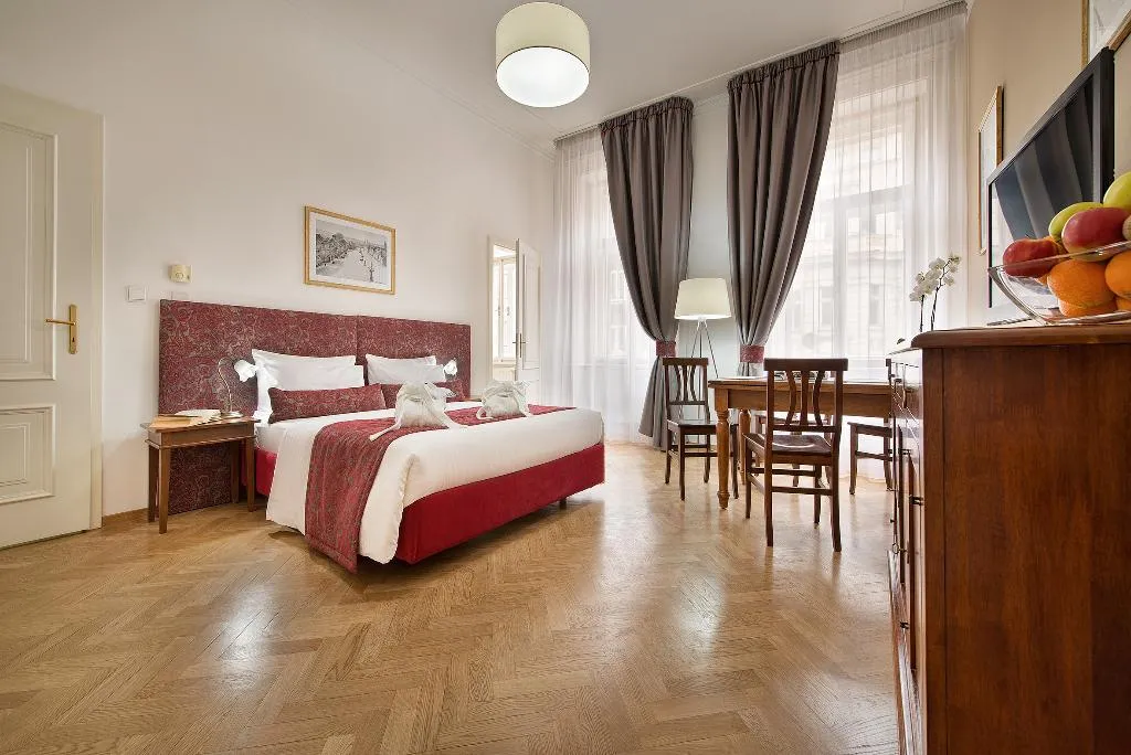 Room, Suite Home Prague, Prague