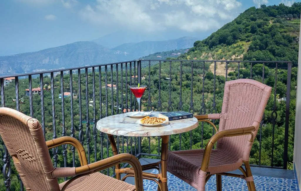 TRIPLE WITH DOUBLE BED Room, Grand Hotel Due Golfi, Naples