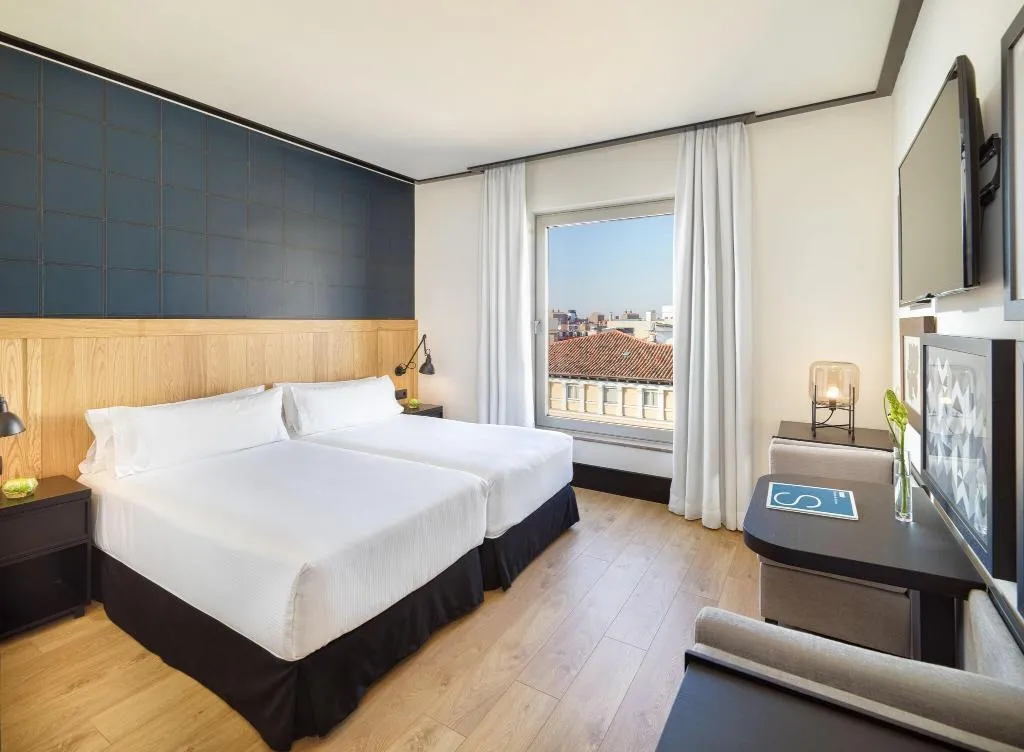 DOUBLE CITY VIEW KING BED Room, H10 Puerta de Alcala 4* Sup., Madrid