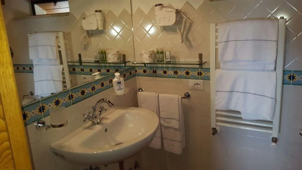 Room, Casa Falcone B&B, Naples