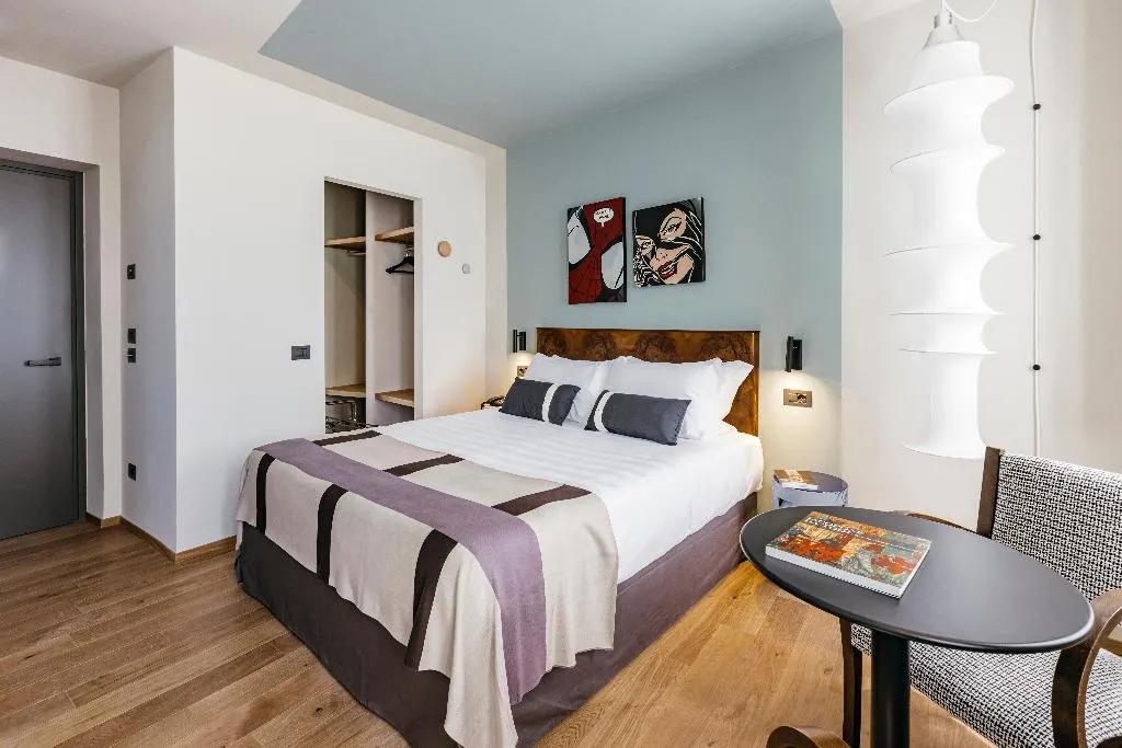 JUNIOR SUITE DELUXE ONE BED Room, Priori Secret Garden, Perugia