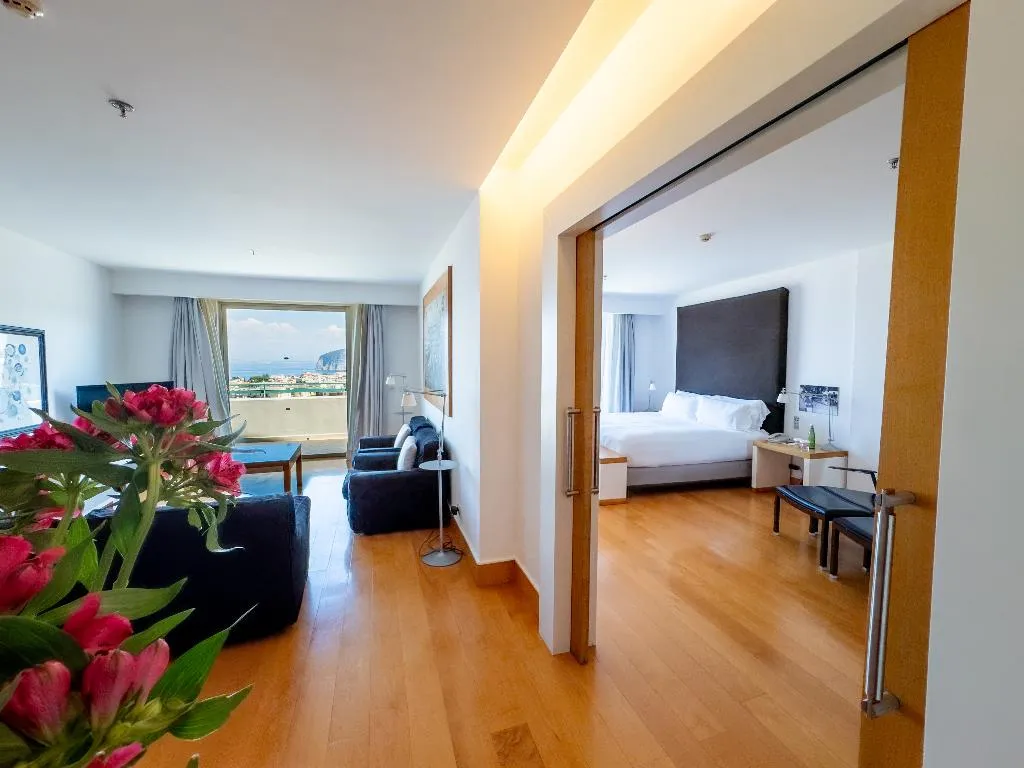 SUITE EXECUTIVE KING BED Room, Hilton Sorrento Palace, Naples