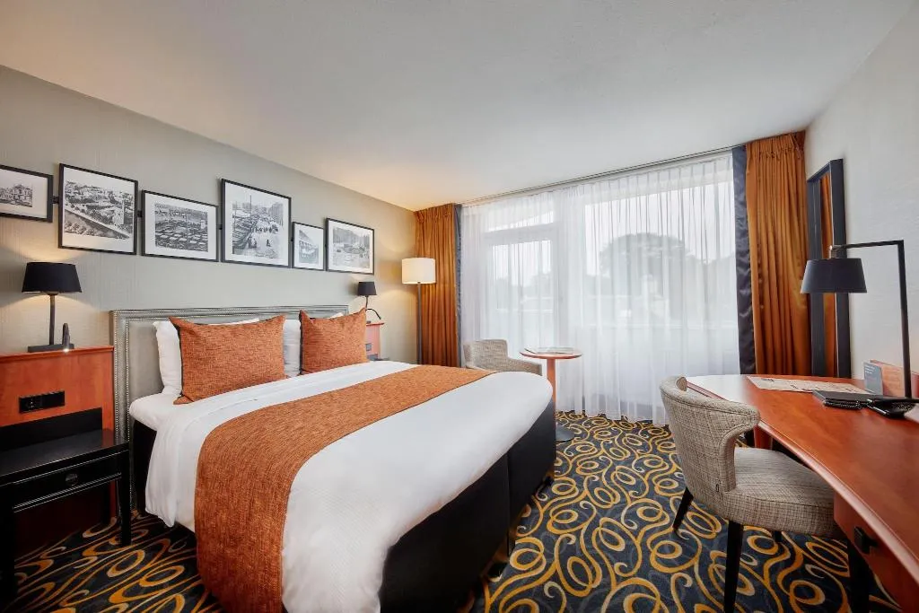 DOUBLE QUEEN SIZE BED Room, Carlton Square, Amsterdam