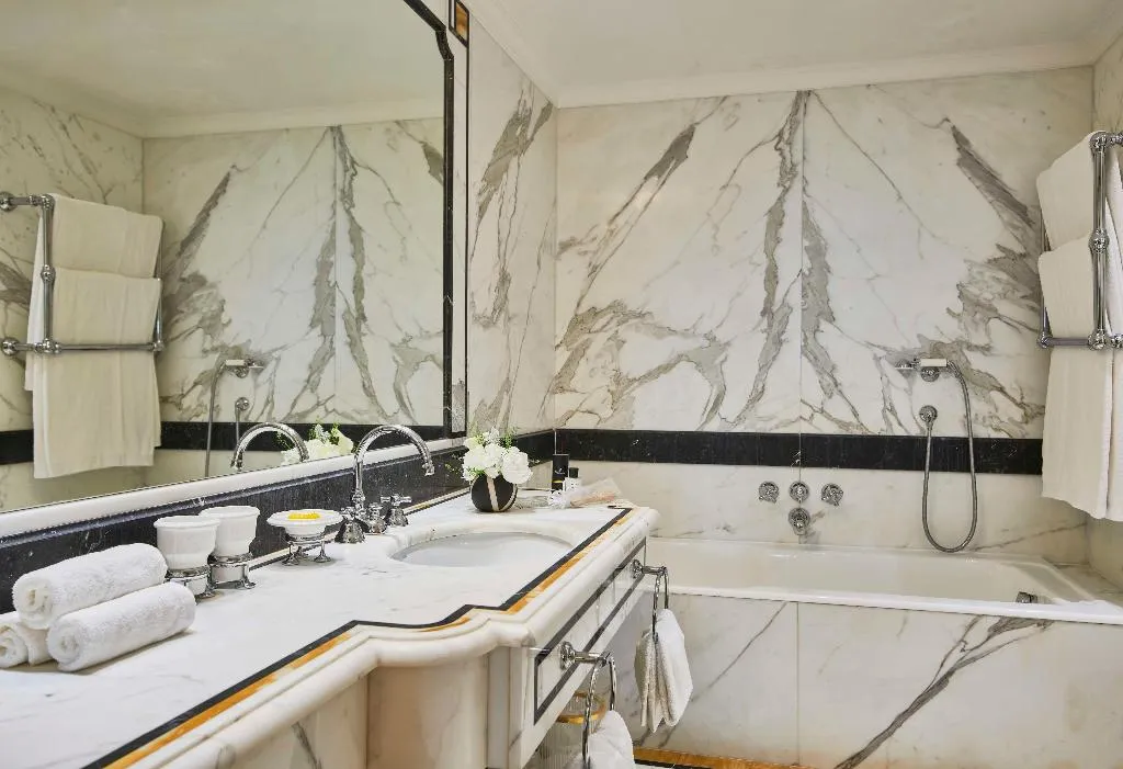 SUITE WITH VIEWS Room, Rome Cavalieri, A Waldorf Astoria Hotel, Rome