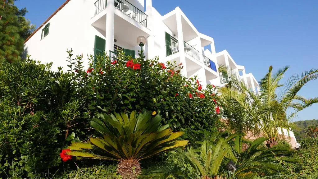 Lobby, Desmais, Menorca