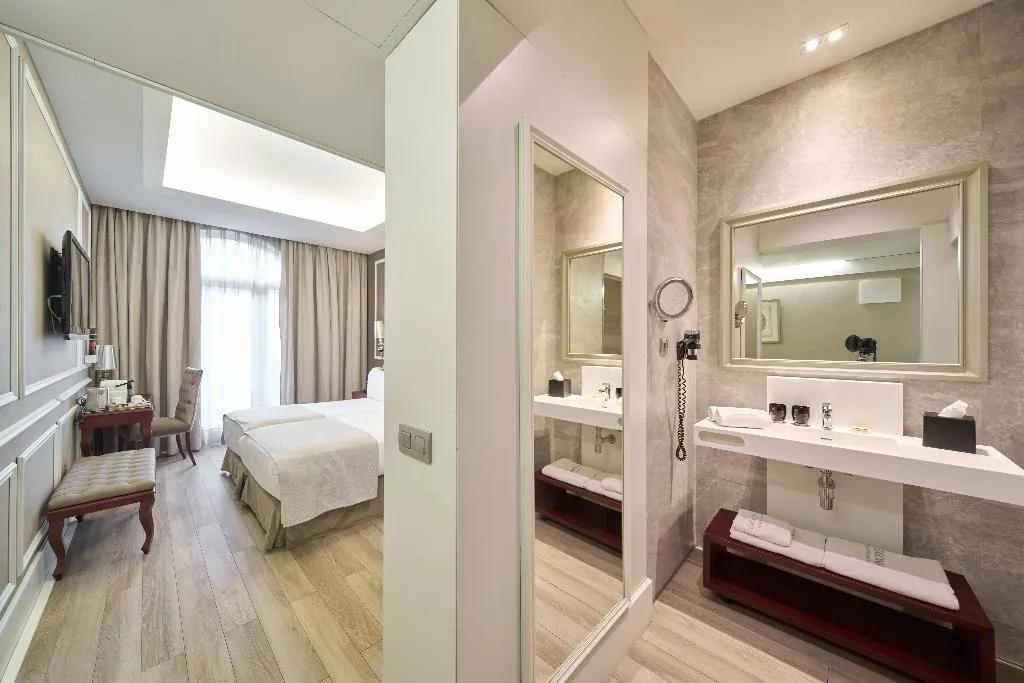 DOUBLE SINGLE USE STANDARD Room, Catalonia Passeig de Gracia, Barcelona
