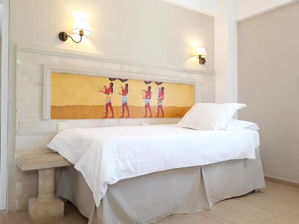 Room, Parthenis Palace, Crete