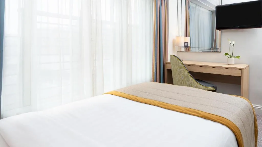 SINGLE STANDARD Room, The Fleet Hotel, Dublin