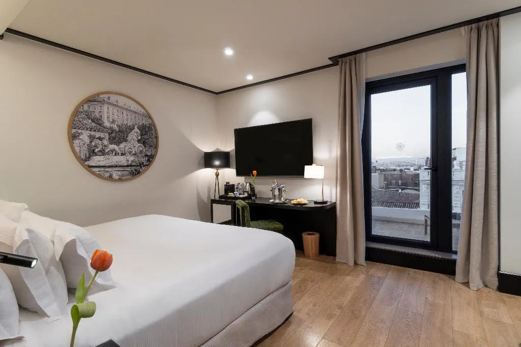 DOUBLE CLASSIC WITH TERRACE Room, H10 Puerta de Alcala 4* Sup., Madrid