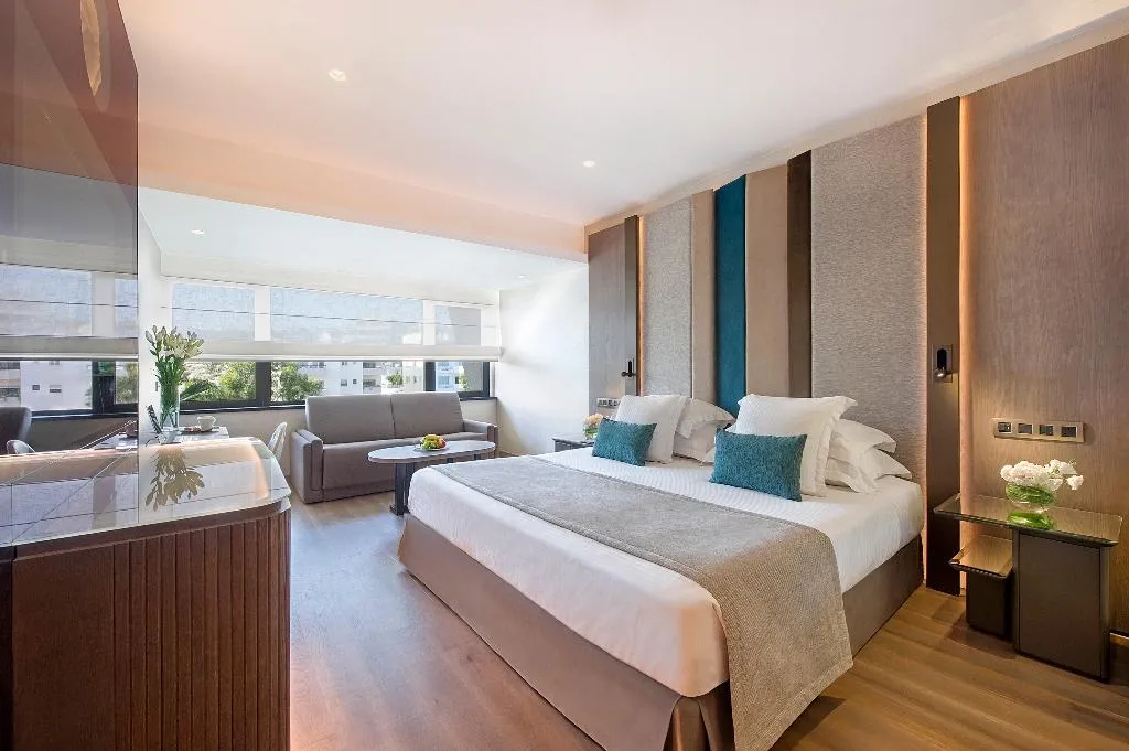 Room SUPERIOR WITH VIEWS Room, Amathus Beach Hotel Limassol, Cyprus