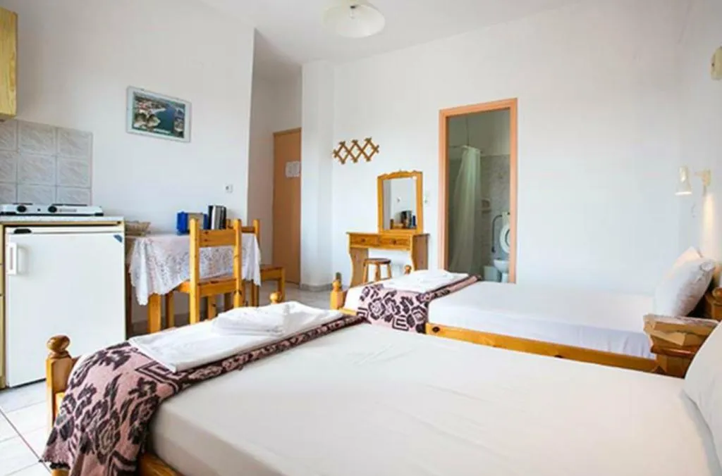 STUDIO CAPACITY 2 Room, George Studios, Kefallinia