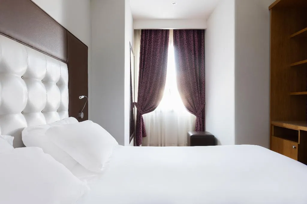 TRIPLE STANDARD Room, Royal Caserta Hotel, Naples
