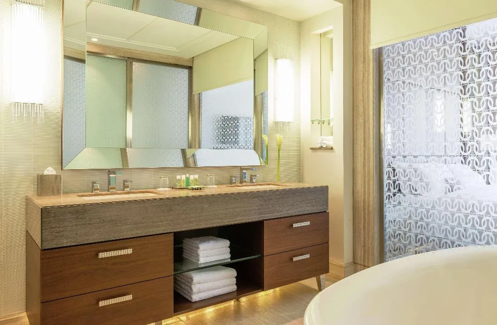 TWIN GUEST ROOM Room, Hilton Dubai Al Habtoor City, Dubai