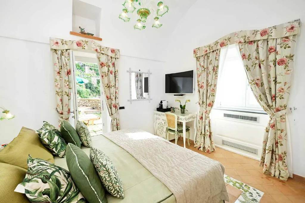 SUITE ONE BED Room, Botanico San Lazzaro, Naples